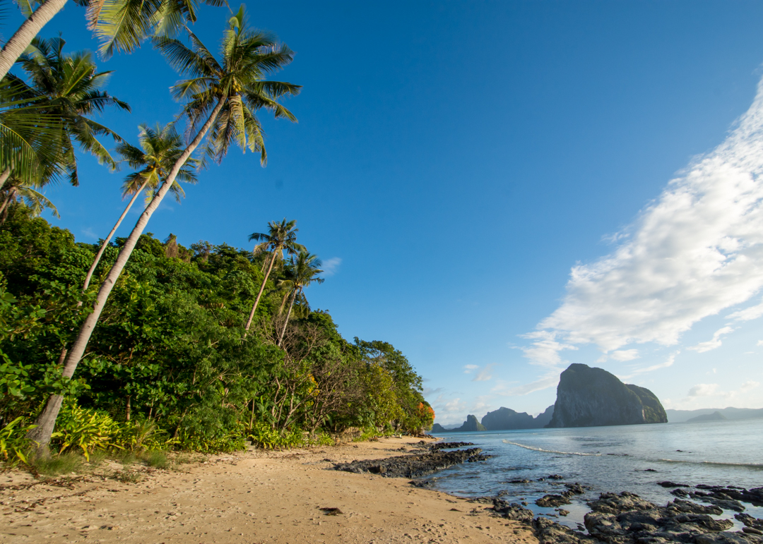 Las Cabanas Beach - El Nido