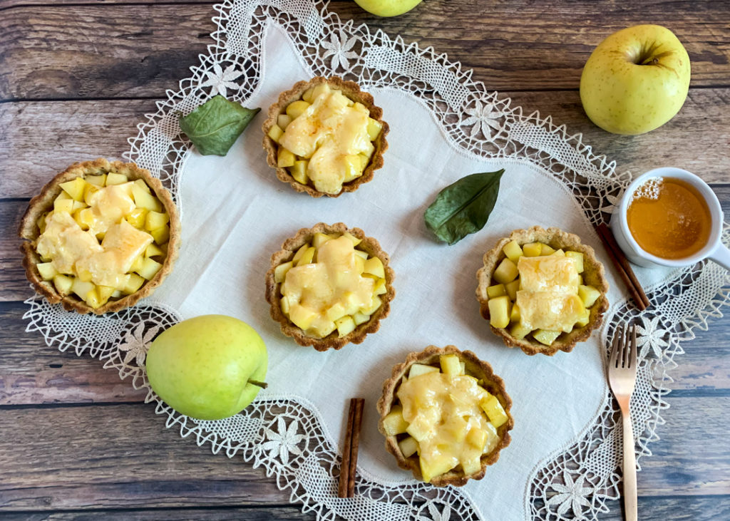 cinnamon-apple tarts