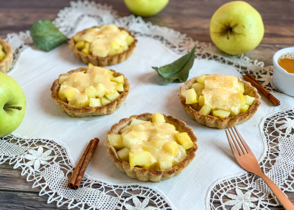 cinnamon-apple tarts