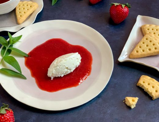 Goat cheese quenelles with strawberry