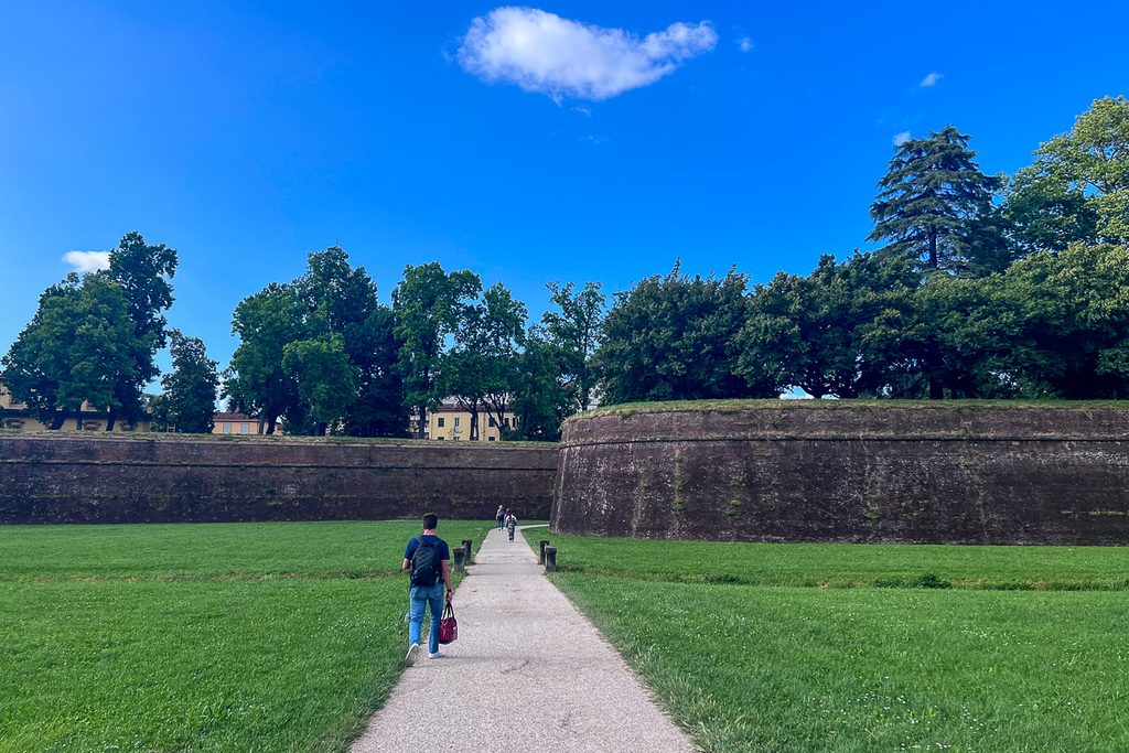 Lucca walls 